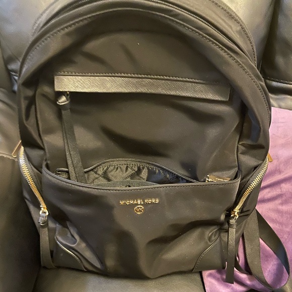 Michael Kor’s book bag, black in color, only used twice it still has tags on it - Picture 2 of 4